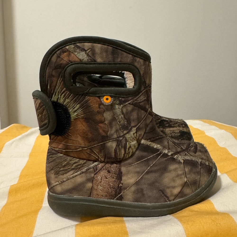 Baby Bogs Winter Boots - Camo - Size 5
